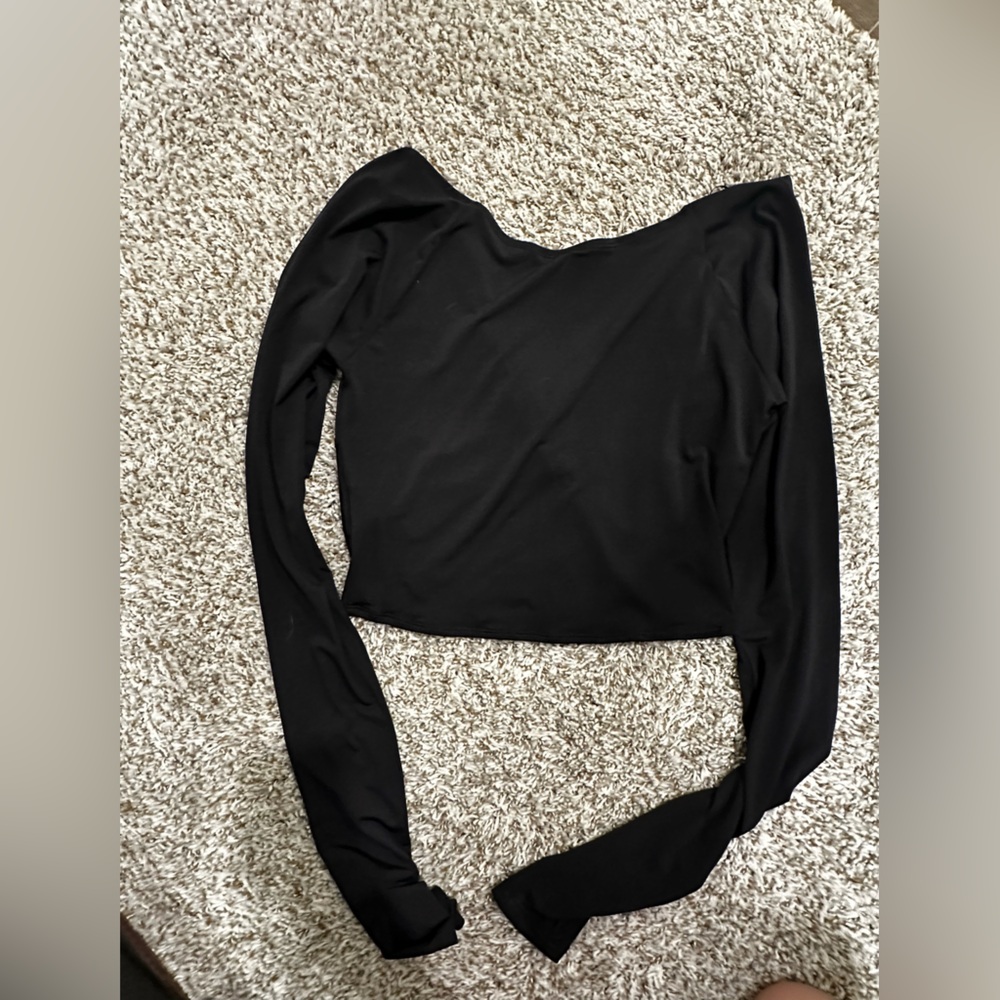 Fabletics Front Twist Long Sleeve Layer - NWT - Picture 4 of 4